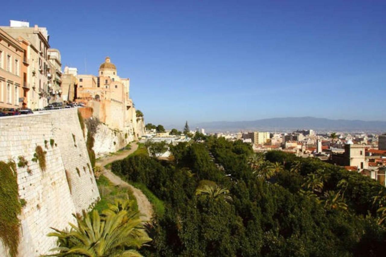 Kairos Disigiu - City Centre Cagliari Luaran gambar
